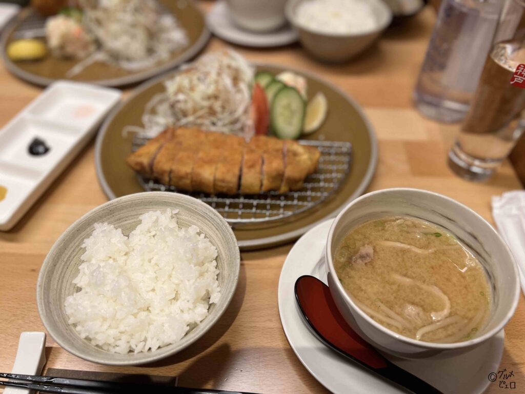 Prime Meat Rokko
六甲
NY
黒豚とんかつ定食